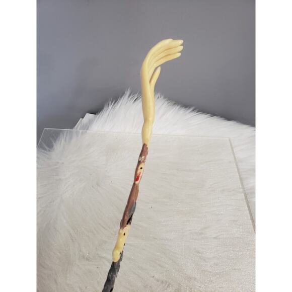 Vintage Genuine BEAR ASS SCRATCHER Plastic Back Hand Donkey Brown Bear Las Vegas - Picture 6 of 11